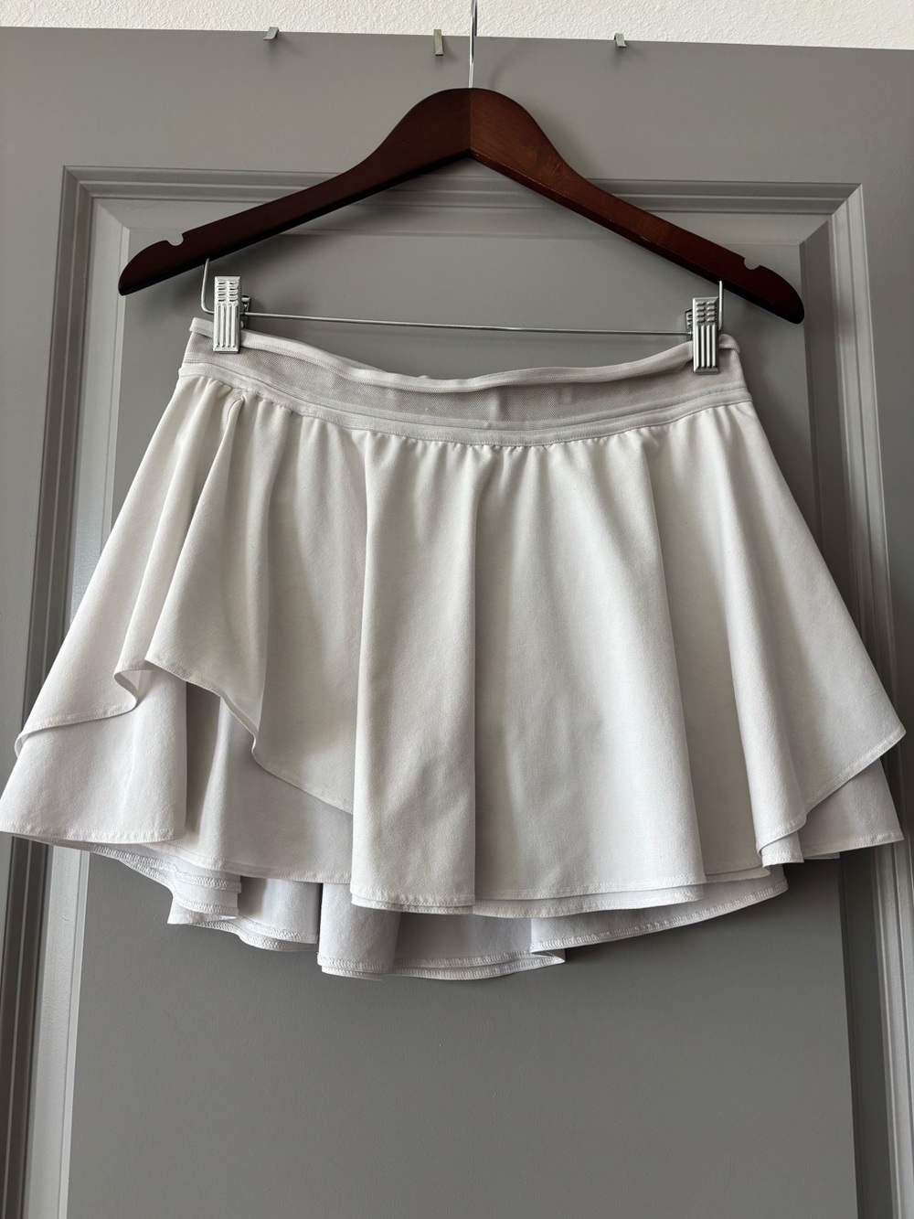 Lululemon ruffle skirt